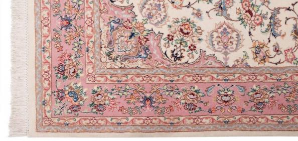 ویژگی های فرش دستباف کرک و ابریشم