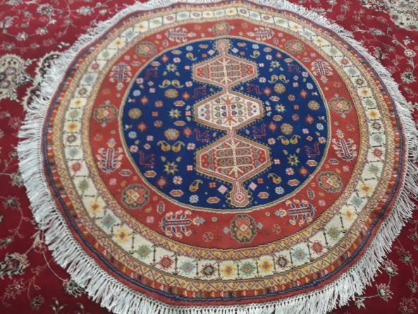 عرضه کننده انواع فرش دستباف نائین