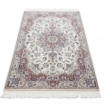 رنگ و ظرافت فرش دستباف