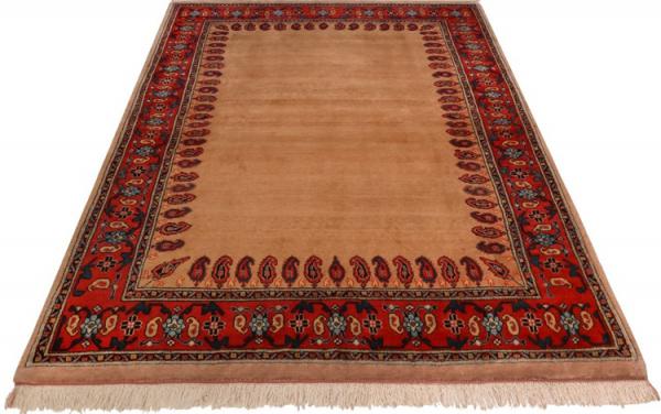 با فرش دستباف ابریشمی آشنا شوید