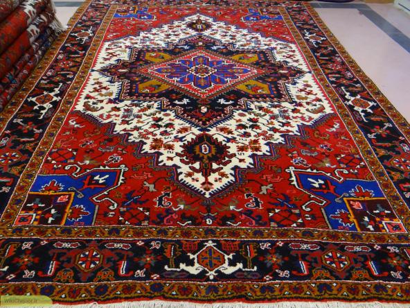 عرضه کنندگان بی واسطه فرش دستباف رنگ ثابت